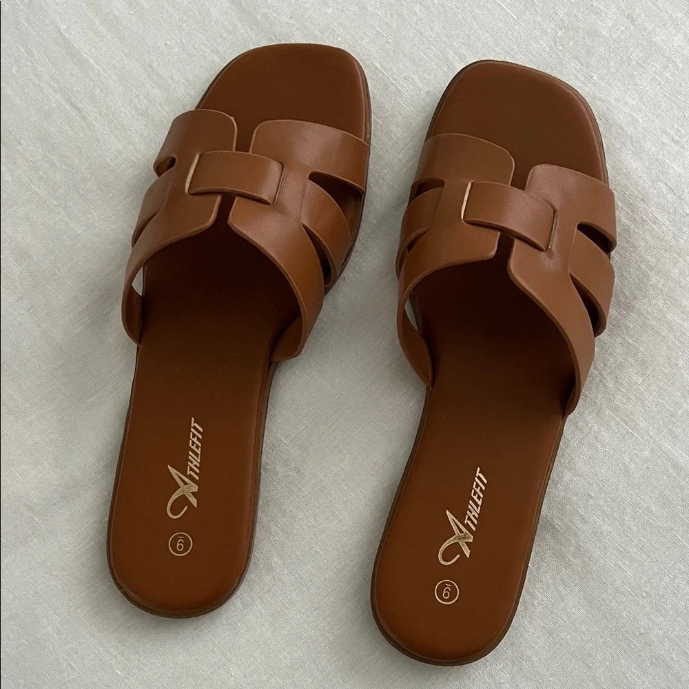Women's Flat Slide Sandals Cognac Brown 9 NWOT - Picture 1 of 3